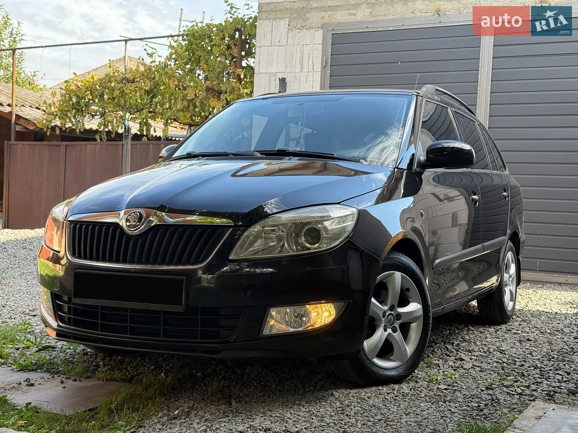 2010 Skoda Fabia - мініатюра 2
