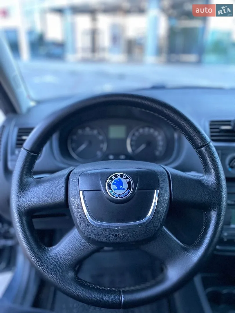 2010 Skoda Fabia - мініатюра 12