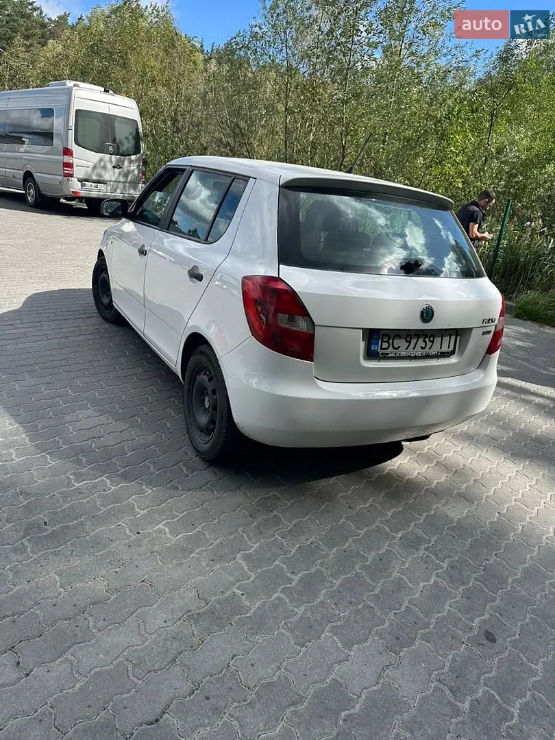 2012 Skoda Fabia - мініатюра 3