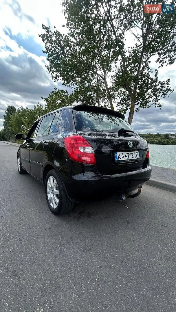 2010 Skoda Fabia - мініатюра 5