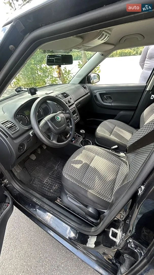 2010 Skoda Fabia - мініатюра 8