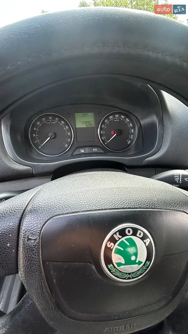 2010 Skoda Fabia - мініатюра 9