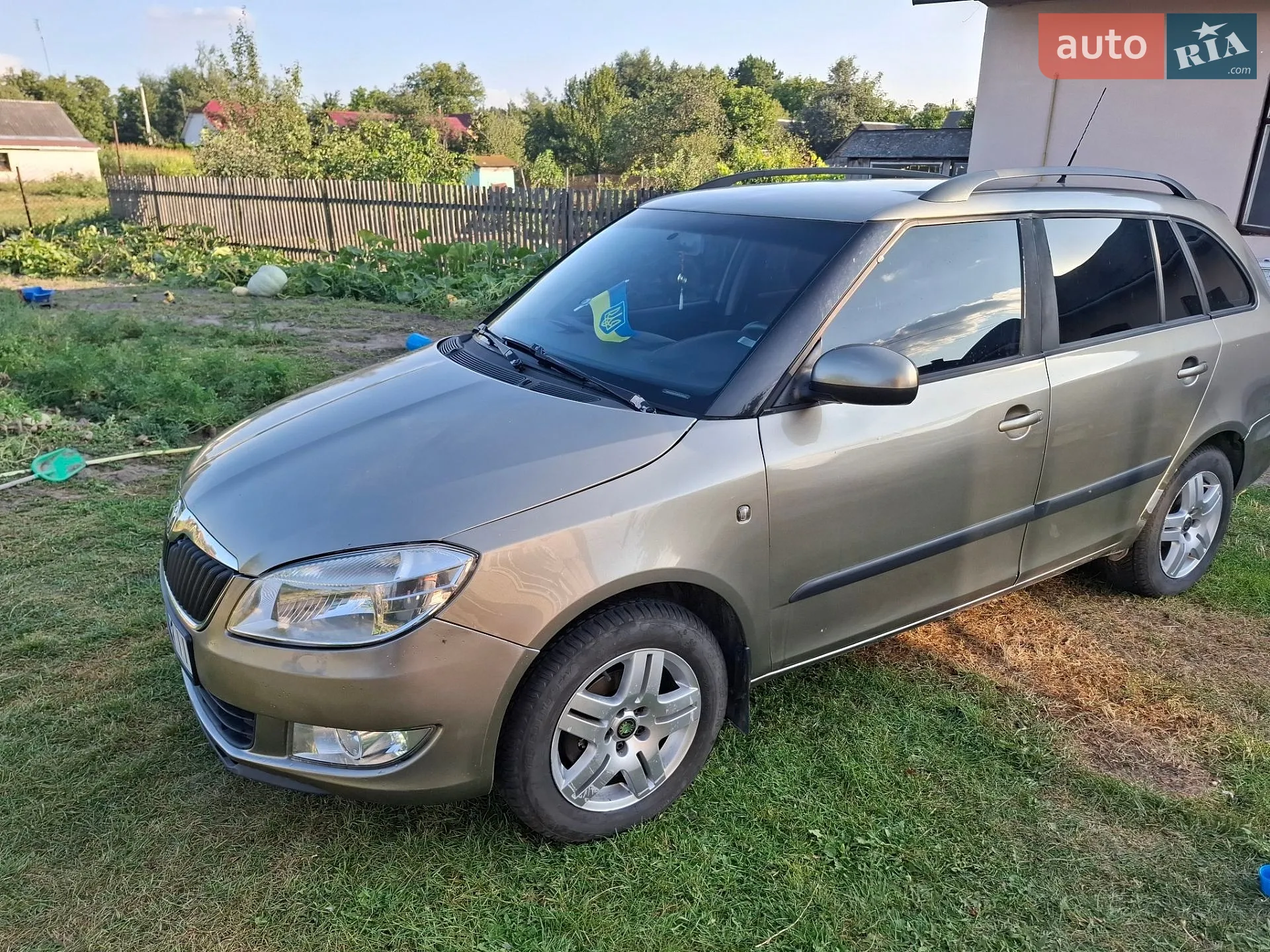 2010 Skoda Fabia - мініатюра 2