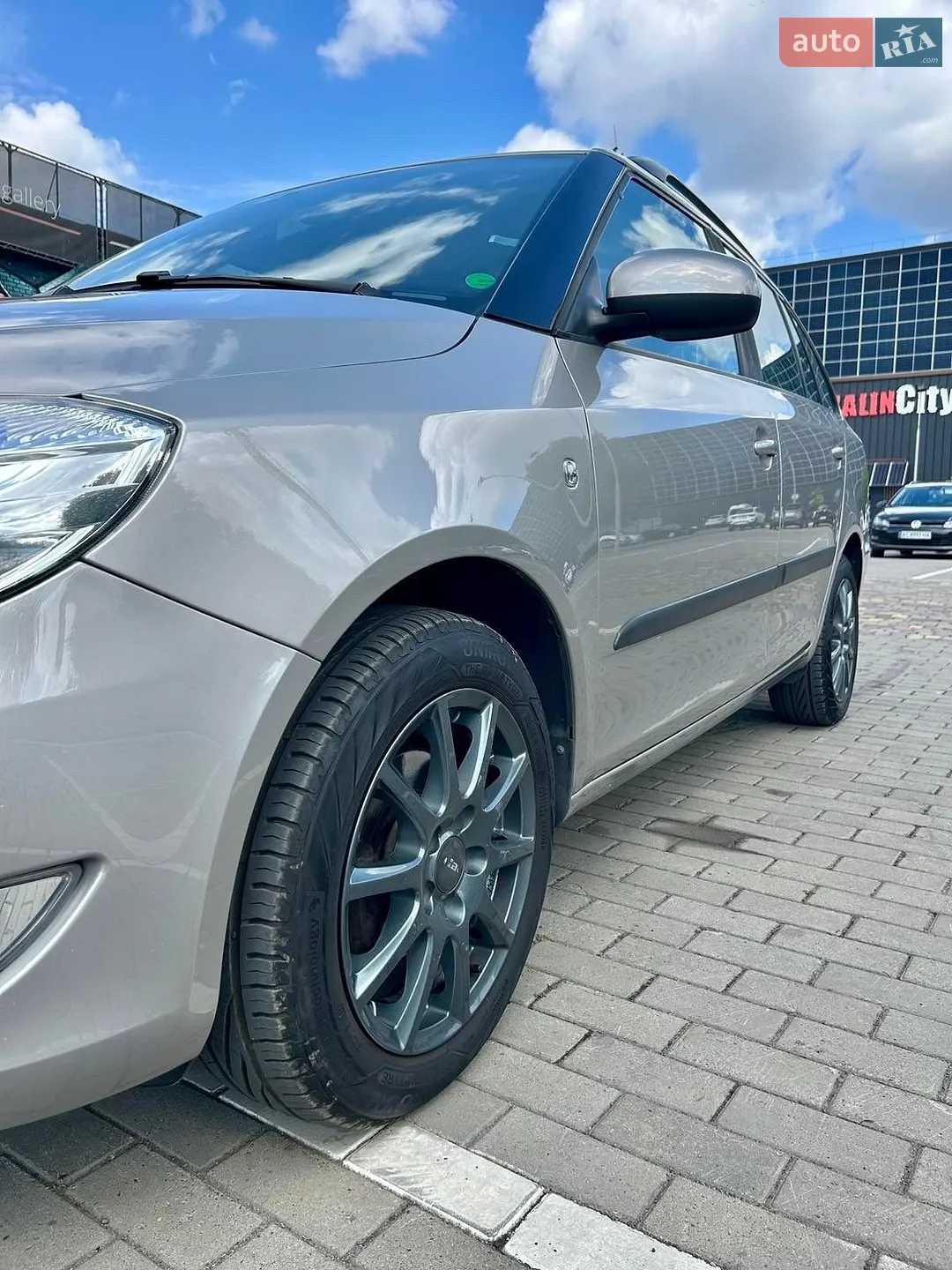 2011 Skoda Fabia - мініатюра 9