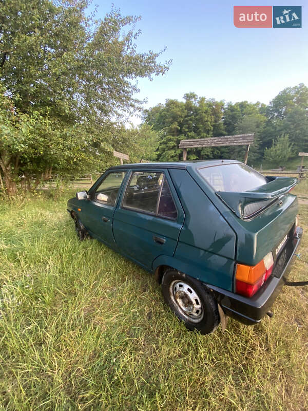 Хетчбек Skoda Favorit 1994 в Чигирину