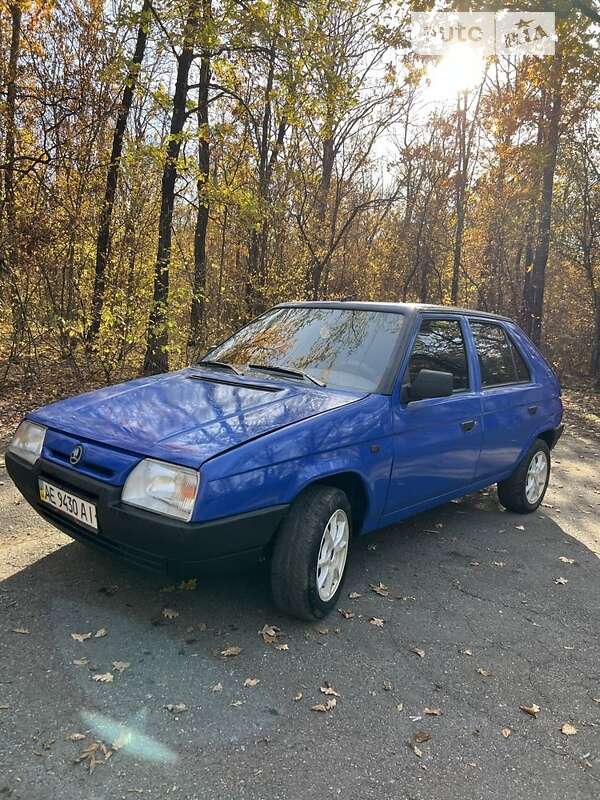 Хэтчбек Skoda Favorit 1993 в Кривом Роге