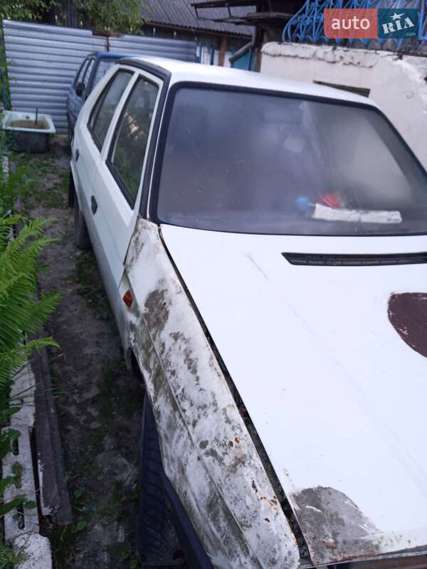 Хэтчбек Skoda Favorit 1991 в Золочеве фото 2 Хэтчбек Skoda Favorit 1991 в Золочеве