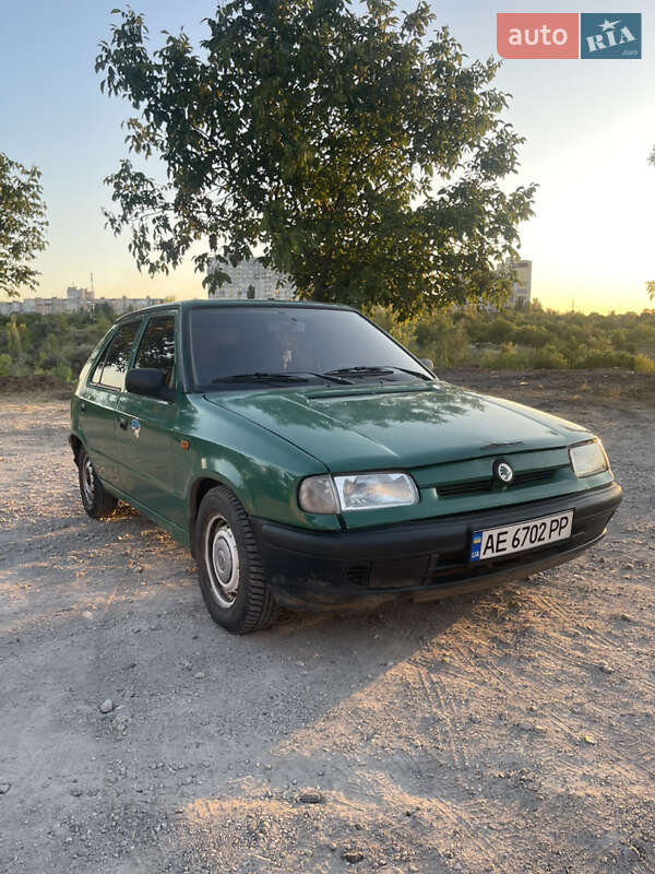 Хэтчбек Skoda Felicia 1994 в 