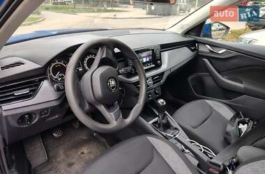 Внедорожник / Кроссовер Skoda Kamiq 2021 в Киеве