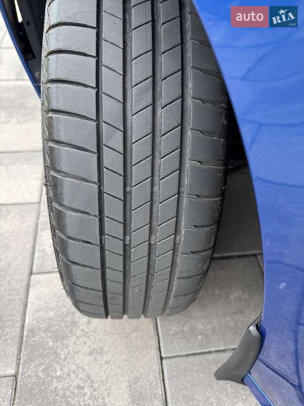 Внедорожник / Кроссовер Skoda Kamiq 2022 в Киеве