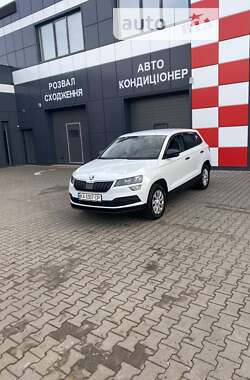 Внедорожник / Кроссовер Skoda Karoq 2021 в Киеве