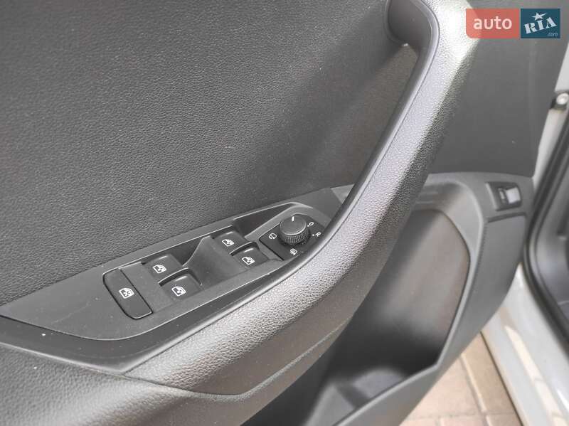 Позашляховик / Кросовер Skoda Karoq 2018 в Києві