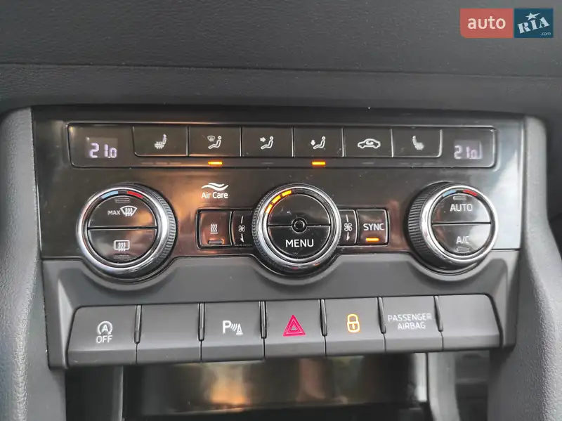Skoda Karoq 2018 VIN TMBLJ7NU1K5015840 фото оголошення 16 з 52