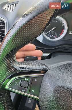 Внедорожник / Кроссовер Skoda Karoq 2017 в 