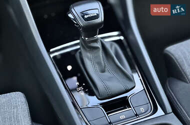 Внедорожник / Кроссовер Skoda Karoq 2021 в 