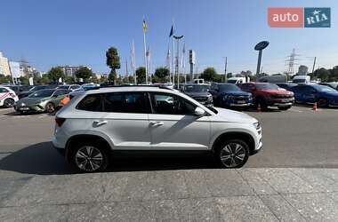 Внедорожник / Кроссовер Skoda Karoq 2023 в 