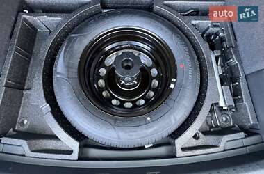 Внедорожник / Кроссовер Skoda Karoq 2023 в 