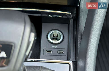 Внедорожник / Кроссовер Skoda Karoq 2021 в 