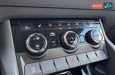 Позашляховик / Кросовер Skoda Karoq 2021 в 