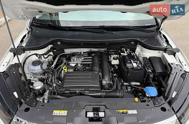 Внедорожник / Кроссовер Skoda Karoq 2023 в 