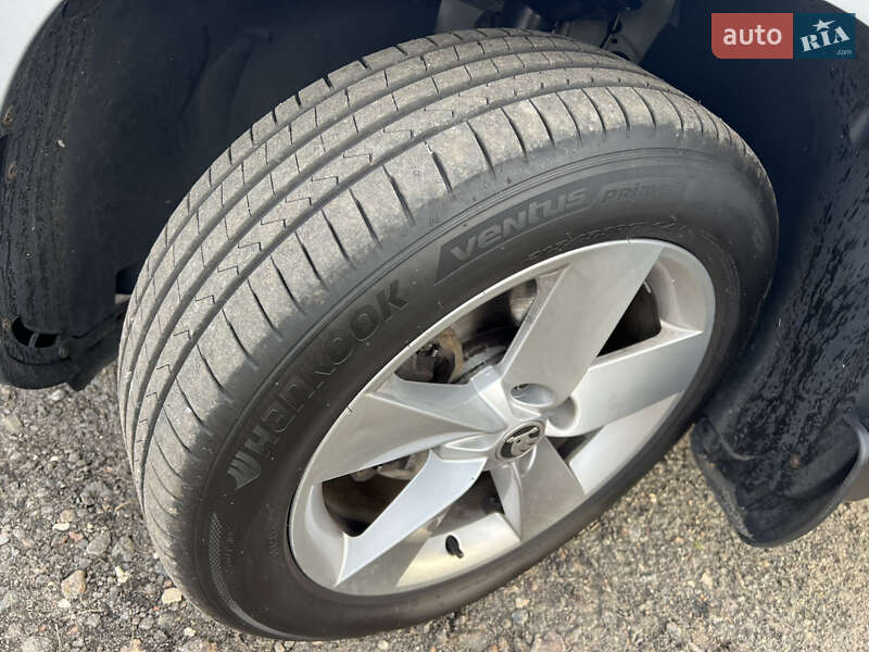 Внедорожник / Кроссовер Skoda Karoq 2019 в Киеве