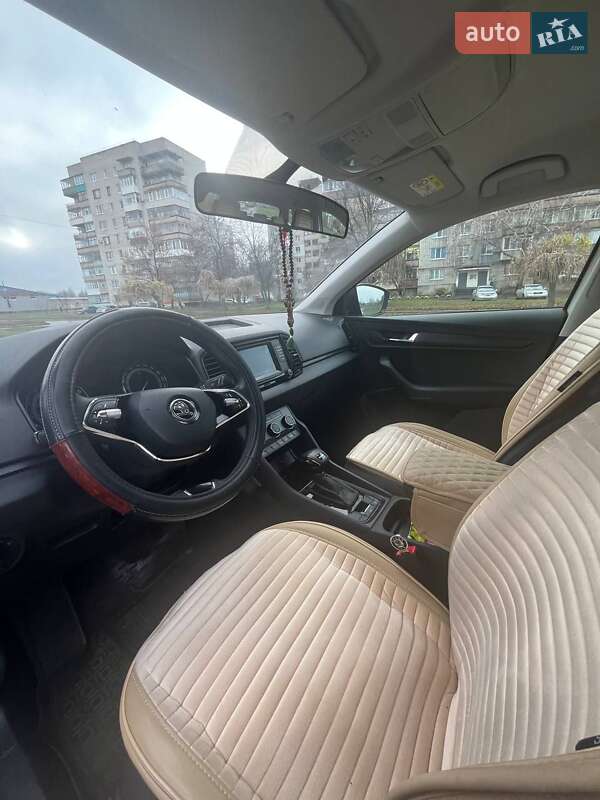 Внедорожник / Кроссовер Skoda Karoq 2021 в Лозовой