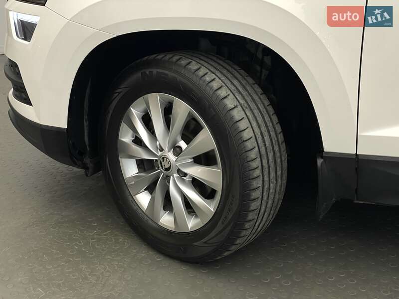 Внедорожник / Кроссовер Skoda Karoq 2019 в Киеве