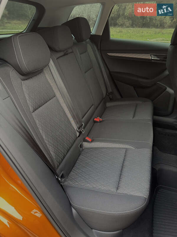 Внедорожник / Кроссовер Skoda Karoq 2024 в Днепре