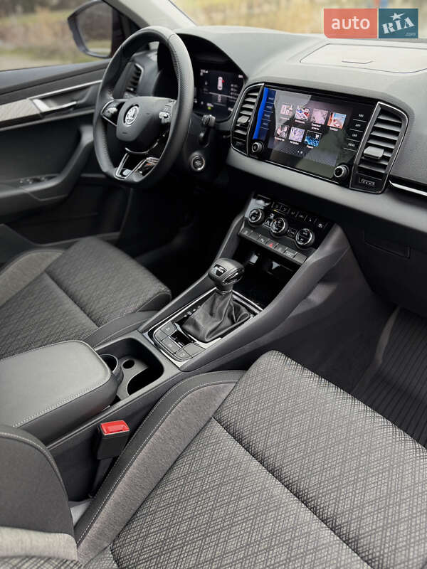 Внедорожник / Кроссовер Skoda Karoq 2024 в Днепре