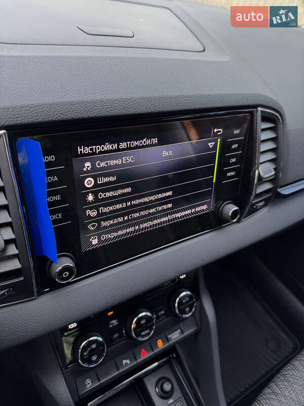 Внедорожник / Кроссовер Skoda Karoq 2024 в Днепре