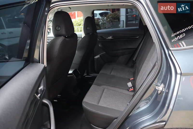 Позашляховик / Кросовер Skoda Karoq 2018 в Львові