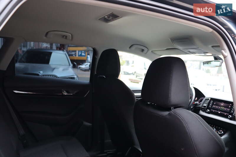 Позашляховик / Кросовер Skoda Karoq 2018 в Львові