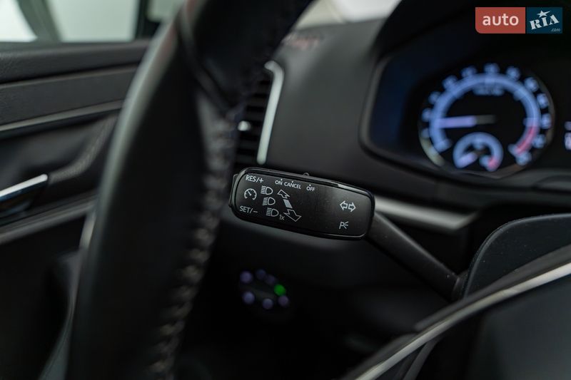 Внедорожник / Кроссовер Skoda Karoq 2020 в Киеве