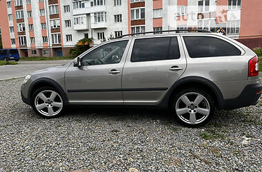 Универсал Skoda Octavia Scout 2010 в 