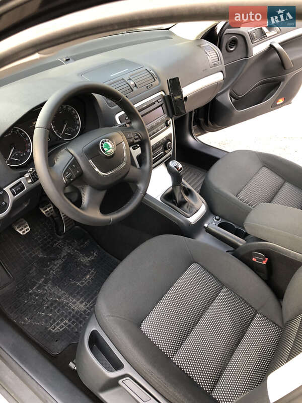 Универсал Skoda Octavia Scout 2011 в Бродах