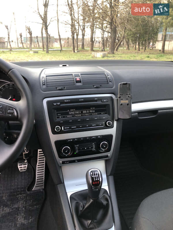 Универсал Skoda Octavia Scout 2011 в Бродах