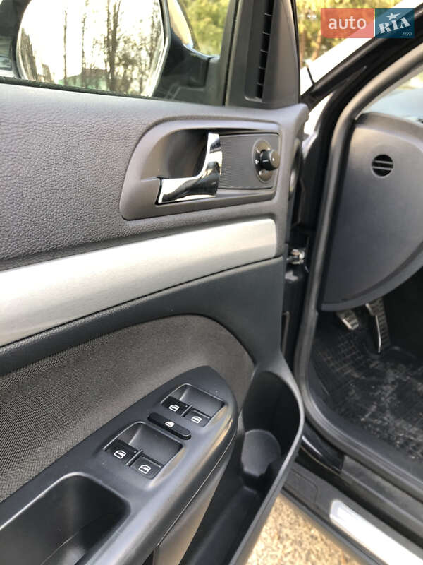 Универсал Skoda Octavia Scout 2011 в Бродах