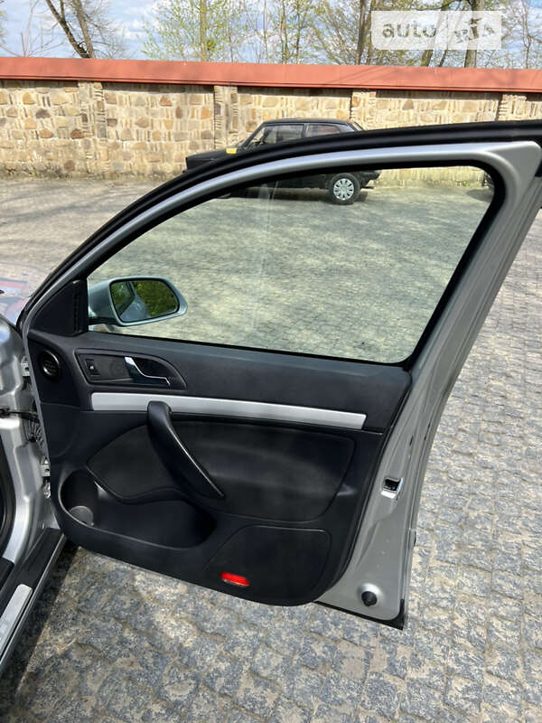 Універсал Skoda Octavia Scout 2008 в Чернівцях