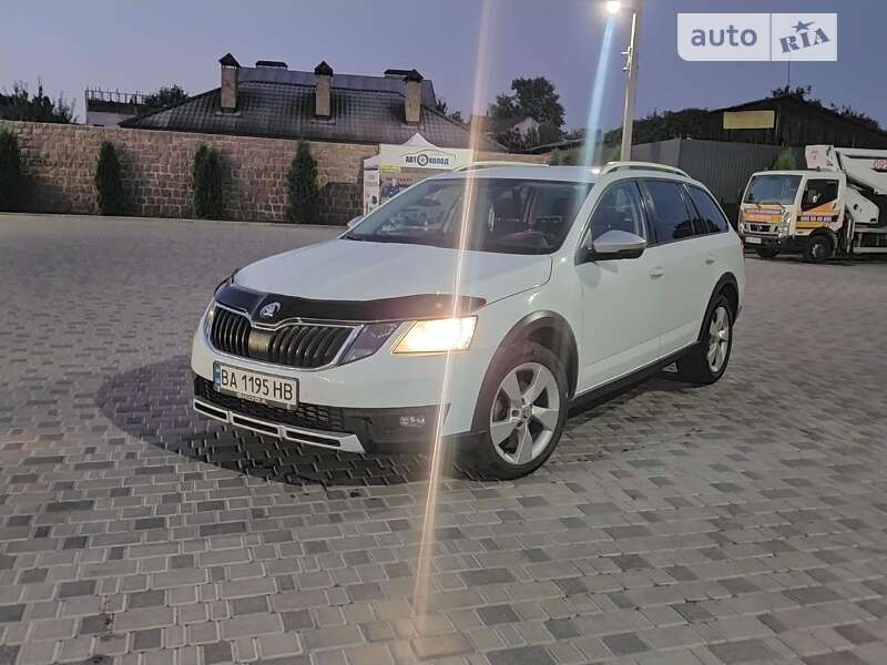Универсал Skoda Octavia Scout 2017 в Новомиргороде