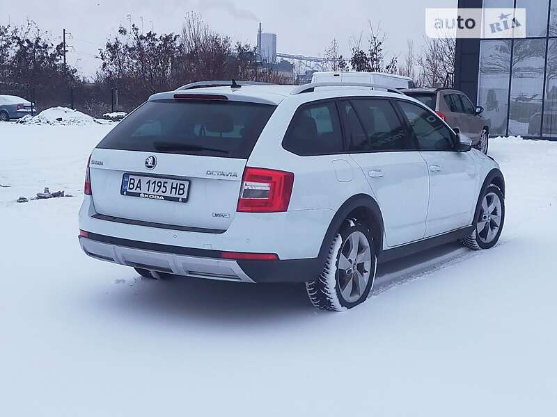 Универсал Skoda Octavia Scout 2017 в Новомиргороде