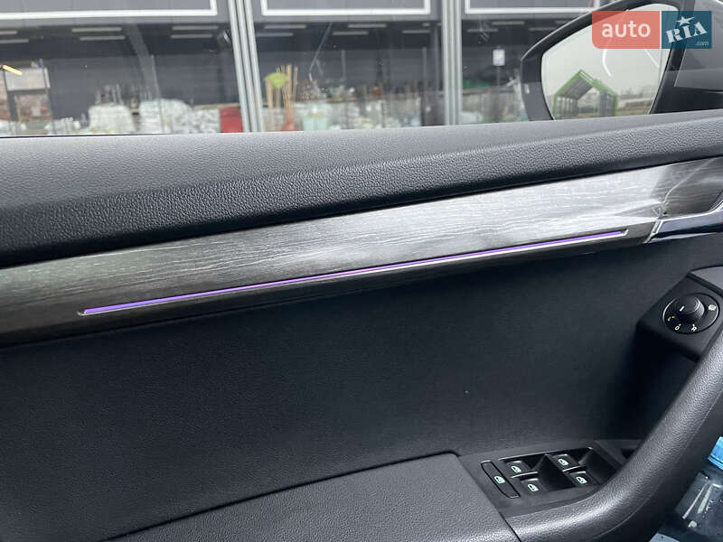 Универсал Skoda Octavia Scout 2017 в Первомайске