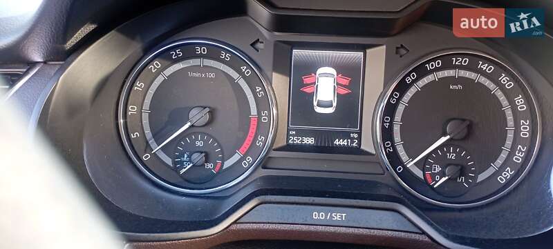 Универсал Skoda Octavia Scout 2015 в Киеве