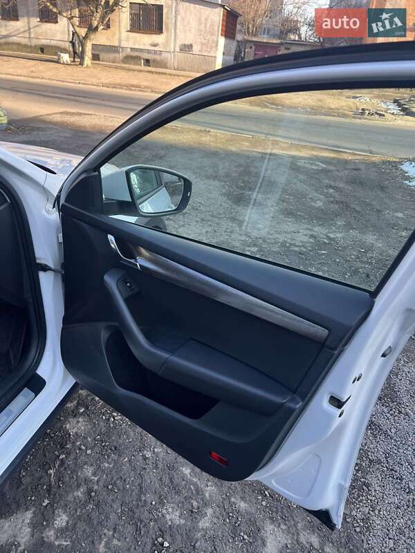 Універсал Skoda Octavia Scout 2014 в Черкасах фото 11 Універсал Skoda Octavia Scout 2014 в Черкасах