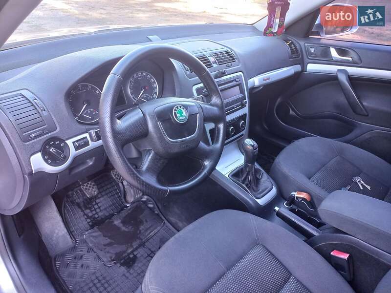 Універсал Skoda Octavia Scout 2012 в Лебедині