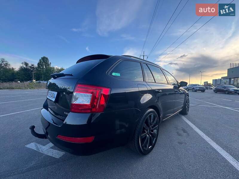 Універсал Skoda Octavia Scout 2016 в Бучі