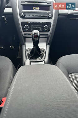 Універсал Skoda Octavia Scout 2011 в 