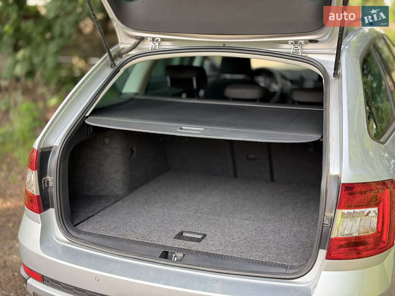 Универсал Skoda Octavia Scout 2015 в Луцке