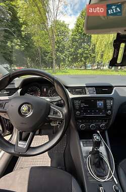 Универсал Skoda Octavia Scout 2015 в Ровно