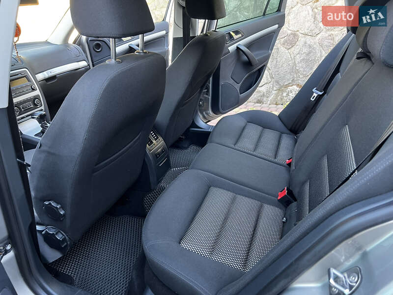 Универсал Skoda Octavia Scout 2011 в Хусте