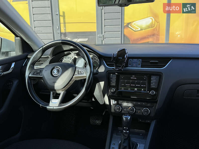 Універсал Skoda Octavia Scout 2015 в Стрию